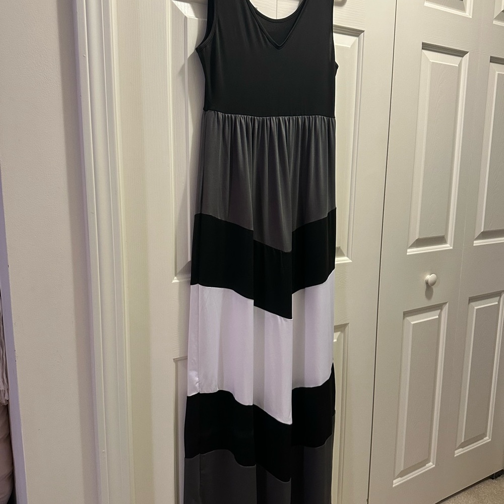 Black and Blue Pleated Maxi Sundress
